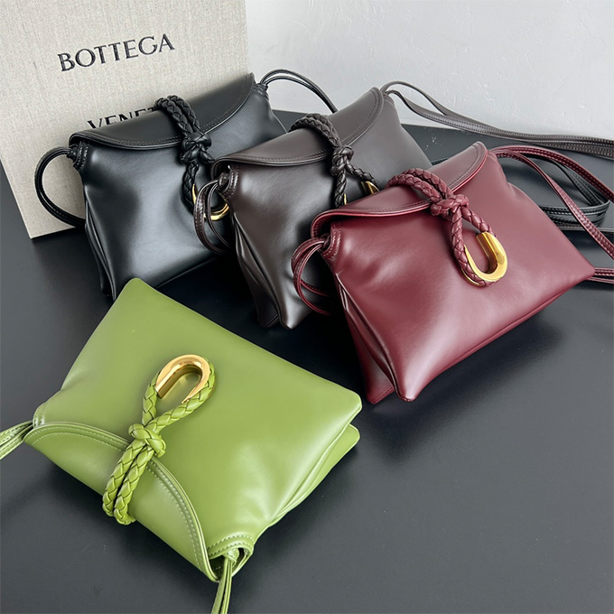 bottega veneta baby liberta smooth leather fold crossbody bag #826147